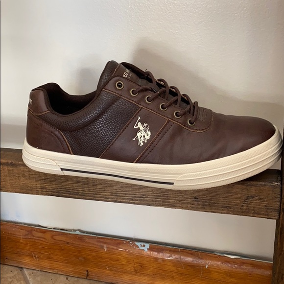 Shoes - Picture 2 of 3